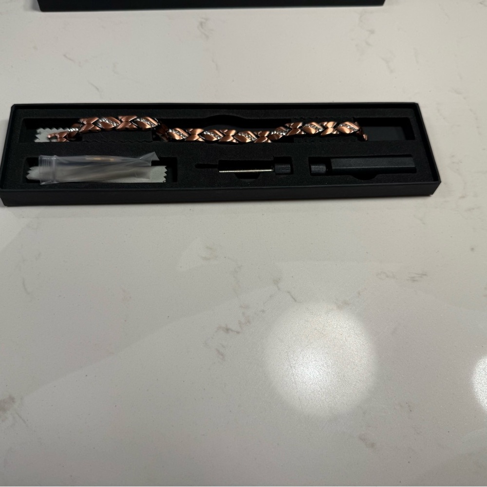 Mahmee cooper magnetic bracelet